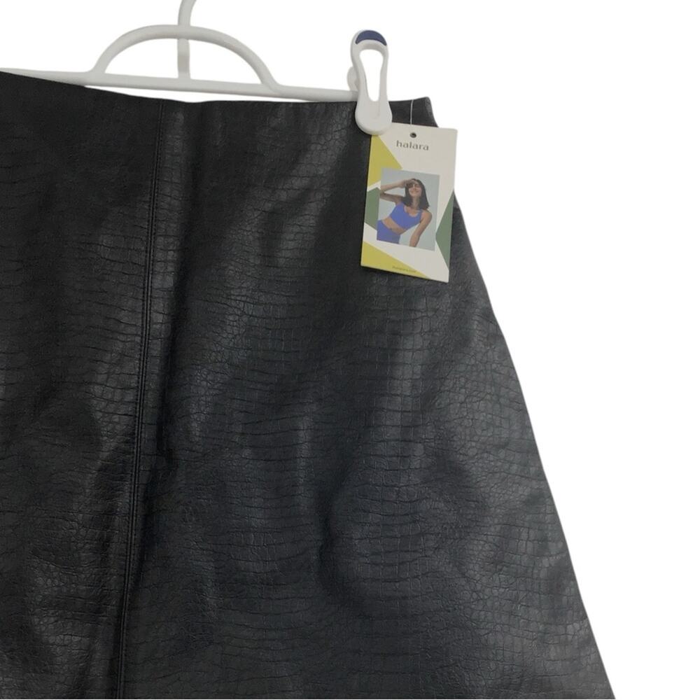 NWT HALARA Faux Leather Animal Skin Mini Skirt size Medium Black - Picture 2 of 5